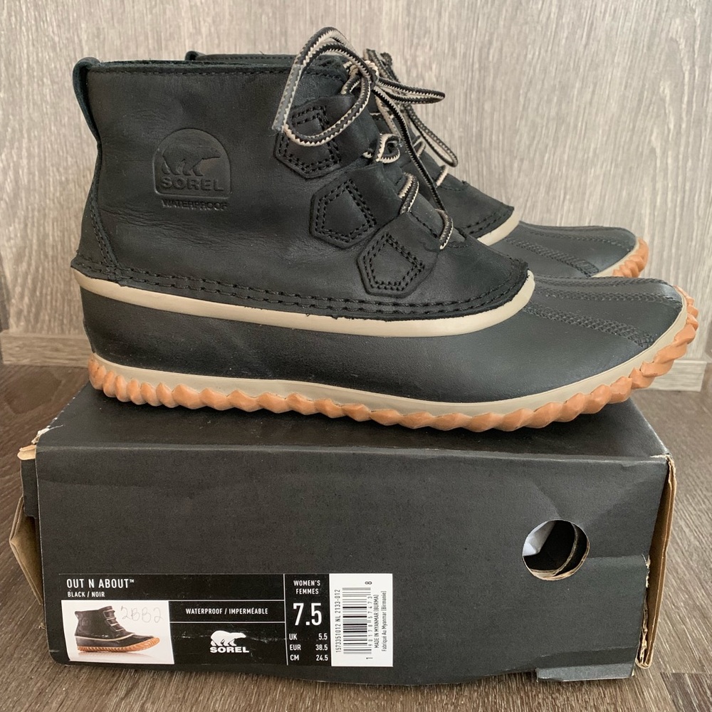 Sorel Out ‘N About Leather Duck Boot, size 7.5